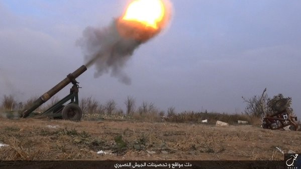Tấn công với T-90 ở Aleppo, thế phong tỏa biên giới Thổ Nhĩ Kỳ của quân đội Syria rõ dần ảnh 9