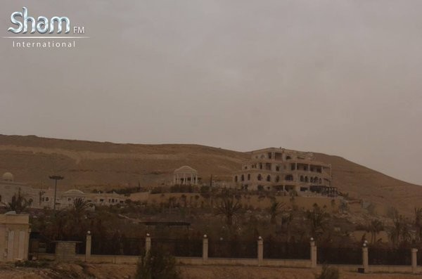 Video + Ảnh: Ác liệt trận chiến giành thành phố cổ Palmyra ảnh 13