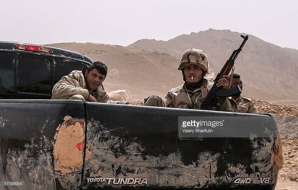 Video + Ảnh: Ác liệt trận chiến giành thành phố cổ Palmyra ảnh 19