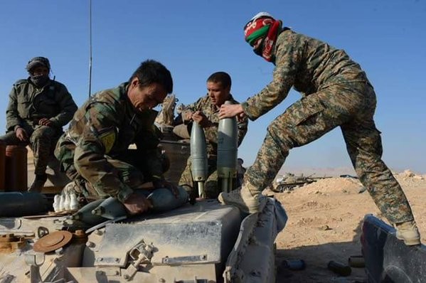 Video + Ảnh: Ác liệt trận chiến giành thành phố cổ Palmyra ảnh 21