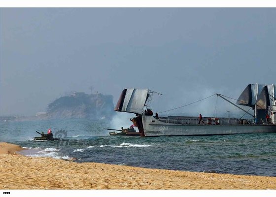 Cận cảnh uy lực pháo binh của Quân đội Nhân dân Triều Tiên trong diễn tập ảnh 18