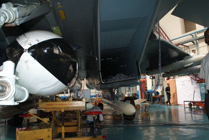Ấn Độ thử nghiệm thành công máy bay Su-30MKI mang tên lửa BrahMos ảnh 2