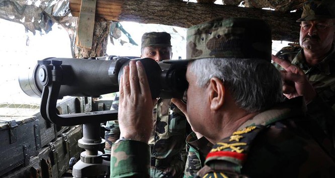 Tổng tham mưu trưởng quân đội Syria thanh tra và chỉ đạo cuộc phản công ở Bắc Latakia ảnh 3