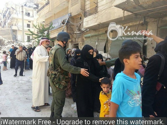 75 gia đình ở khu vực vây hãm đã ra được vùng giải phóng ở Aleppo ảnh 2