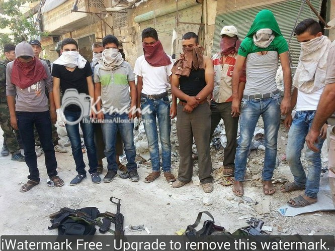 75 gia đình ở khu vực vây hãm đã ra được vùng giải phóng ở Aleppo ảnh 4