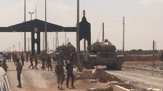 Giao chiến ác liệt tiếp tục trên chiến trường Aleppo, Hama ảnh 1