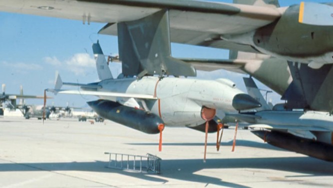 Chiến tranh Việt Nam: Bẻ khóa, đánh bại chiến thuật UAV Mỹ ảnh 1