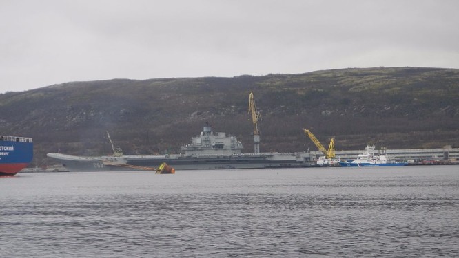 Tàu sân bay Kuznetsov cập cảng Tartous, chuẩn bị chiến dịch không kích ở Syria ảnh 2