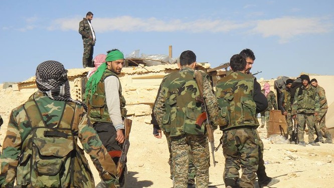 Trận chiến Palmyra: Pháo Syria khạc lửa dập nát hơn 40 tay súng IS ảnh 6
