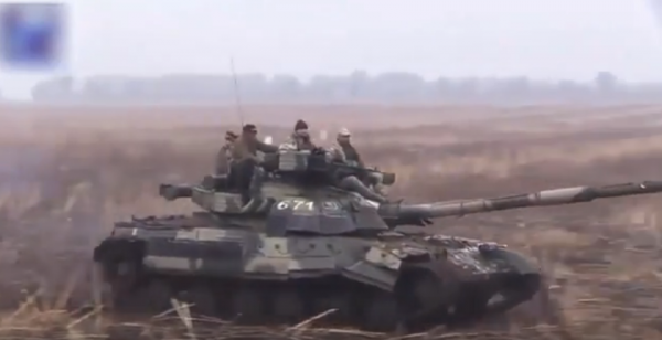 Chiến sự Ukraine: Giao tranh Donetsk bùng phát ác liệt, dân quân chiếm xe tăng T-64BM của Kiev ảnh 2