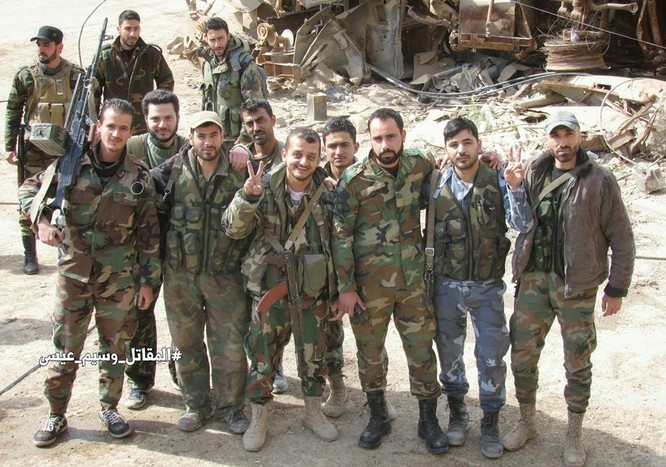 T-72 Nga bị bắn cháy, phe thánh chiến cầm chân quân Syria ở ngoại vi Damascus ảnh 8