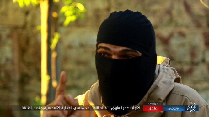 IS giãy giụa ở Raqqa, điên cuồng đánh bom tự sát (video) ảnh 6