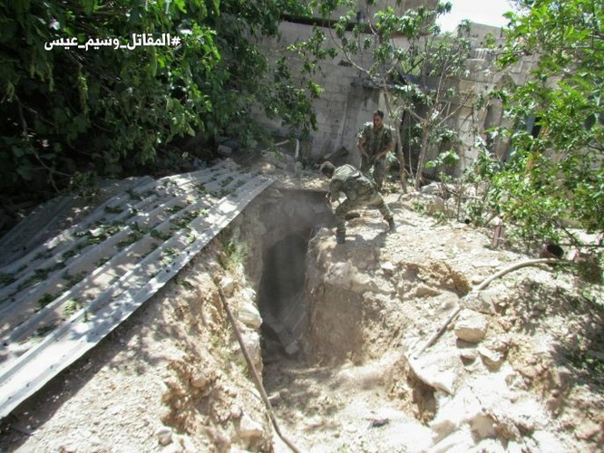 Chiến sự Syria: Quân Assad siết vòng vây phiến quân cố thủ ngoại vi Damascus ảnh 2