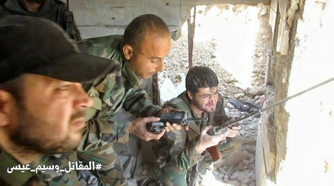 Chiến sự Syria: Quân Assad siết vòng vây phiến quân cố thủ ngoại vi Damascus ảnh 12