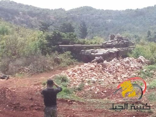 Chiến sự Syria: Xe tăng nã pháo vùi dập phiến quân ở Latakia ảnh 1