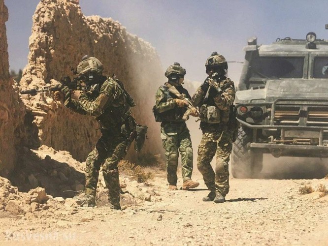 Tướng lĩnh, cố vấn Nga đổ máu để "lên đời" quân đội Syria ảnh 2