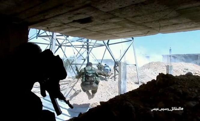 Quân đội Syria dồn lực đè bẹp phe thánh chiến ở Damascus (video) ảnh 1