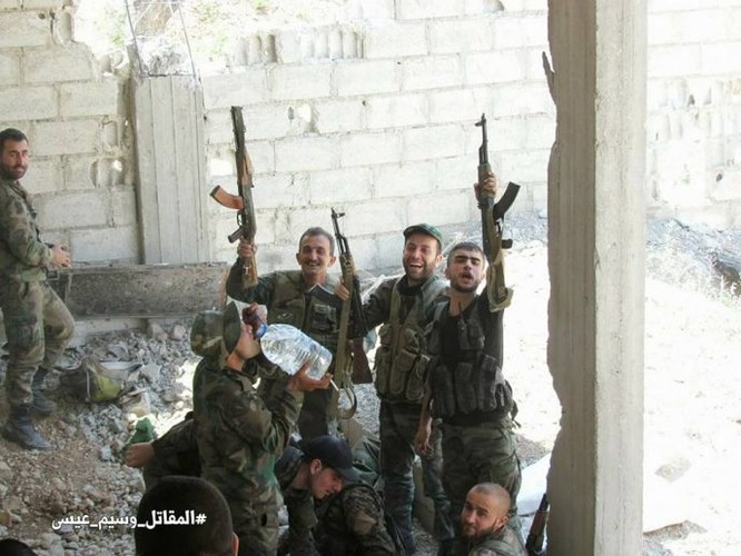 Quân đội Syria dồn lực đè bẹp phe thánh chiến ở Damascus (video) ảnh 8