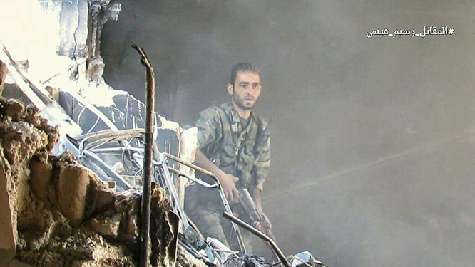 Quân đội Syria đánh phá dữ dội các quận ngoại ô Damascus (video) ảnh 7