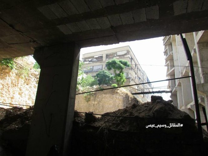 Chiến sự Syria: Phát hiện căn cứ ngầm khổng lồ của phiến quân ở ngoại vi Damascus ảnh 15