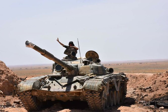 “Hổ Syria” đè bẹp IS, chỉ còn cách thị trấn cửa ngõ Raqqa 3km (video +ảnh) ảnh 16