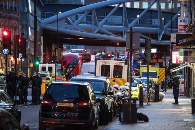 Khủng bố London, Anh: 7 người thiệt mạng, hàng chục người khác bị thương ảnh 6