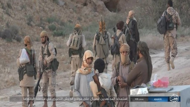 IS dốc toàn lực tấn chiếm Deir Ezzor, quân đội Syria "ngàn cân treo sợi tóc" ảnh 13