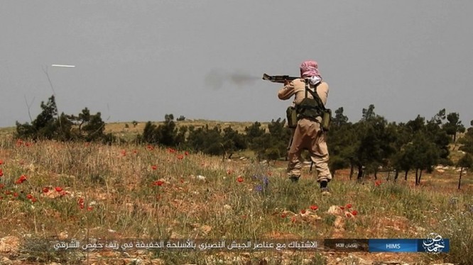 Chiến sự Syria: Quân Assad ồ ạt tiến đánh cứ địa IS và sân bay Homs ảnh 2
