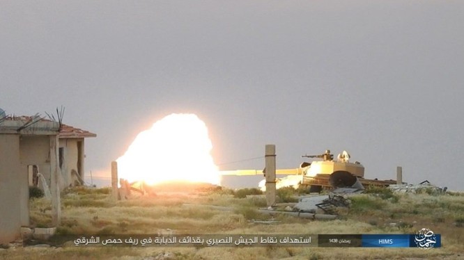 Chiến sự Syria: Quân Assad ồ ạt tiến đánh cứ địa IS và sân bay Homs ảnh 3