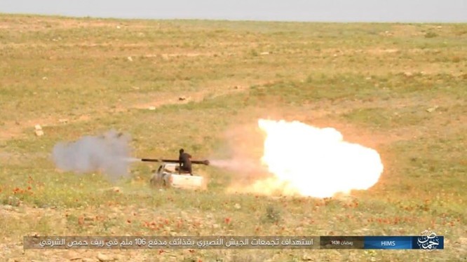 Chiến sự Syria: Quân Assad ồ ạt tiến đánh cứ địa IS và sân bay Homs ảnh 8