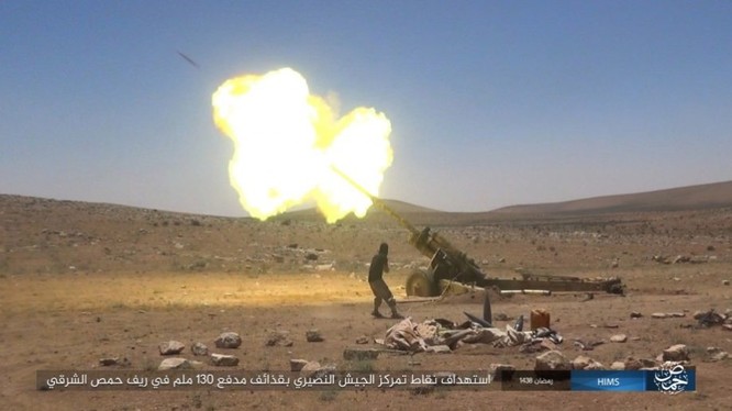 Chiến sự Syria: Quân Assad ồ ạt tiến đánh cứ địa IS và sân bay Homs ảnh 9