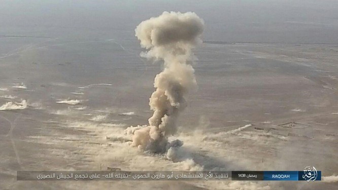 “Hổ Syria” đập tan IS, chiếm 12 địa bàn, 1.300 km2 tại tỉnh Raqqa (video) ảnh 9
