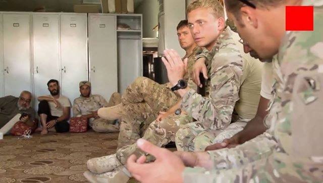 Chiến sự Syria: IS đột kích, hành quyết 8 tay súng FSA để cảnh cáo đặc nhiệm Mỹ ảnh 6
