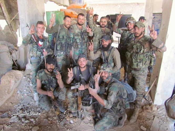 Vệ binh Syria giáng đòn vào chiến tuyến thánh chiến ngoại ô Damascus ảnh 10