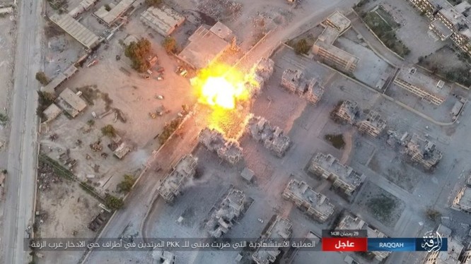 2.000 tay súng IS bị vây chặt, người Kurd Syria tuyên độc lập sau khi chiếm Raqqa ảnh 11