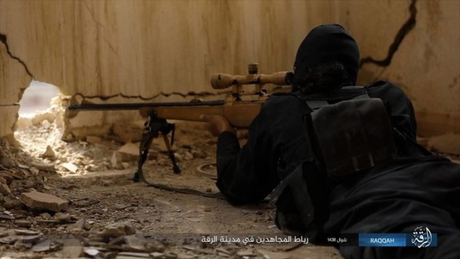 2.000 tay súng IS liều chết với người Kurd tại Raqqa ảnh 1