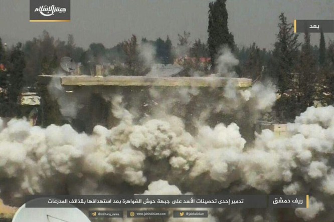 Phiến quân bắn cháy xe tăng Syria, tuyên bố tử thủ ở Damascus (video) ảnh 5