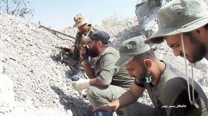 Vệ binh Syria tiến sâu vào sào huyệt phiến quân đông Damascus ảnh 1