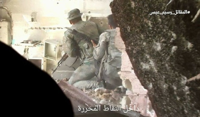 Quân đội Syria chọc thủng tuyến phòng ngự phiến quân ngoại vi Damascus ảnh 15