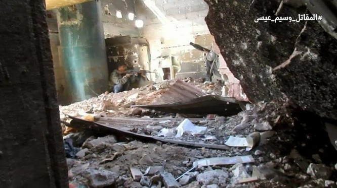 Quân đội Syria chọc thủng tuyến phòng ngự phiến quân ngoại vi Damascus ảnh 16