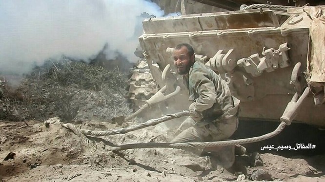Quân đội Syria tấn công dữ dội cứ địa thánh chiến ngoại ô Damascus (video) ảnh 12