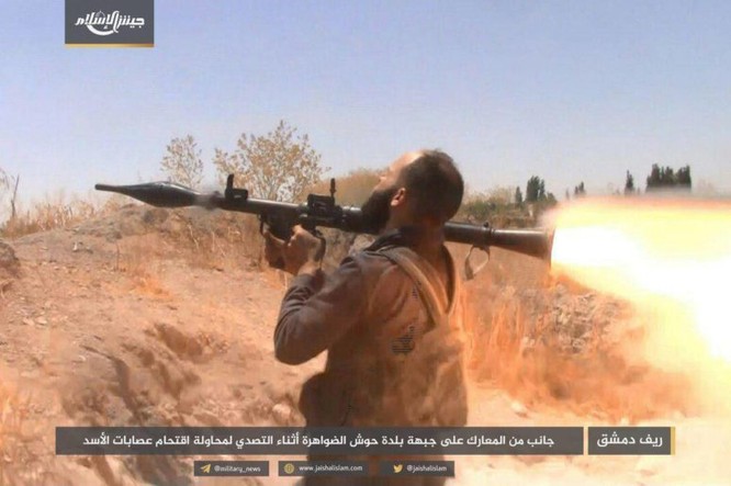 Quân đội Syria bất ngờ hứng thất bại trước phe thánh chiến ngoại ô Damascus ảnh 2