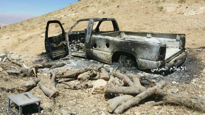 IS đầu hàng di tản về Deir Ezzor, trận chiến cuối cùng trên biên giới Syria (video) ảnh 1