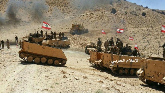 IS đầu hàng di tản về Deir Ezzor, trận chiến cuối cùng trên biên giới Syria (video) ảnh 3