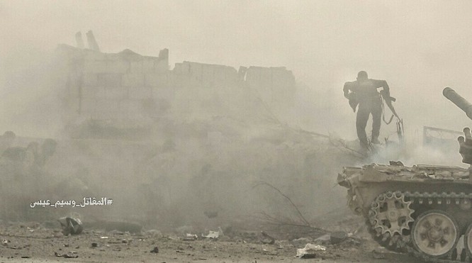 Hỏa lực Syria tấn công dữ dội phiến quân thánh chiến ven Damascus (video - ảnh) ảnh 10