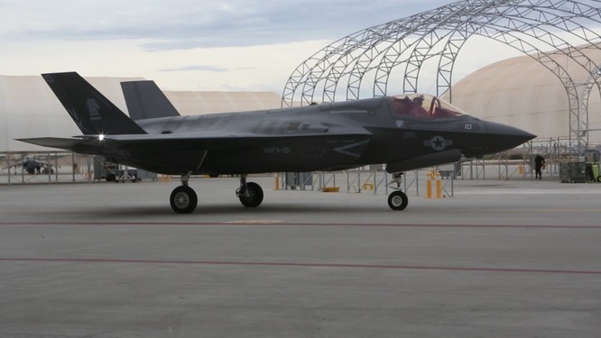 Phi đội F-35B Mỹ sẵn sàng chiến đấu với Triều Tiên (video) ảnh 3