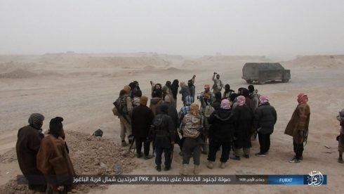 IS đánh người Kurd điên đảo ở Deir Ezzor, hàng trăm tay súng hai bên thiệt mạng ảnh 6