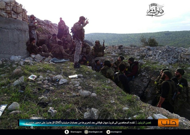 Người Kurd Syria đánh cầm chừng, quân Thổ chiếm thêm 2 thị trấn ảnh 5
