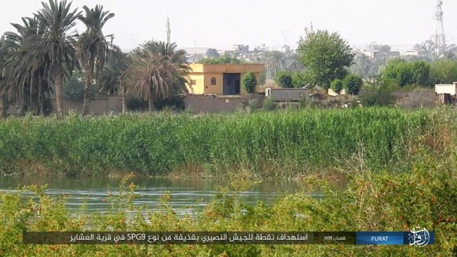 IS bất ngờ tấn công quân đội Syria trên sa mạc Deir Ezzor ảnh 1