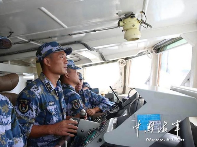 Hạm đội Nam Hải, Hải quân Trung Quốc tổ chức cho tàu đổ bộ đệm khí Zubr tiến hành diễn tập đổ bộ tập kích cự ly xa trên Biển Đông. Ảnh: navy.81.cn/Chinanews.